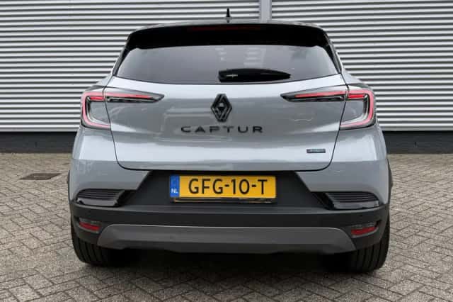 Renault Captur (2024) thumbnail 4