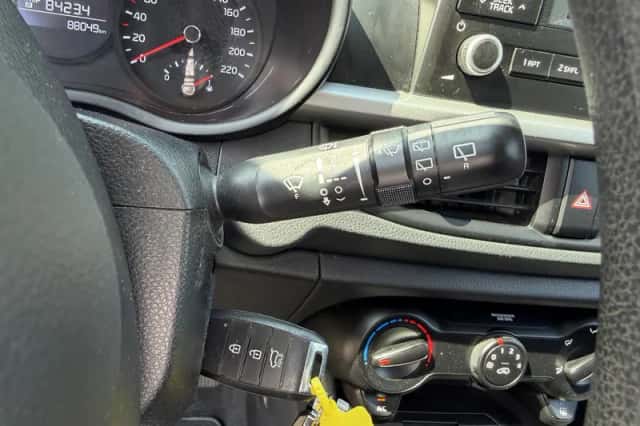 Kia Picanto (2018) thumbnail 16