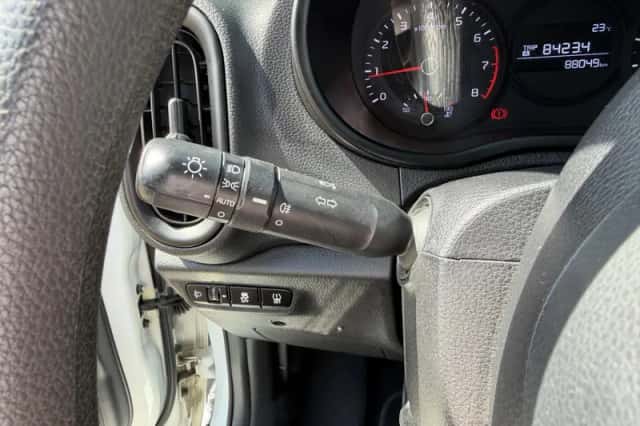 Kia Picanto (2018) thumbnail 17