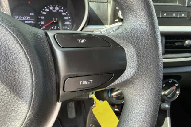 Kia Picanto (2018) thumbnail 18
