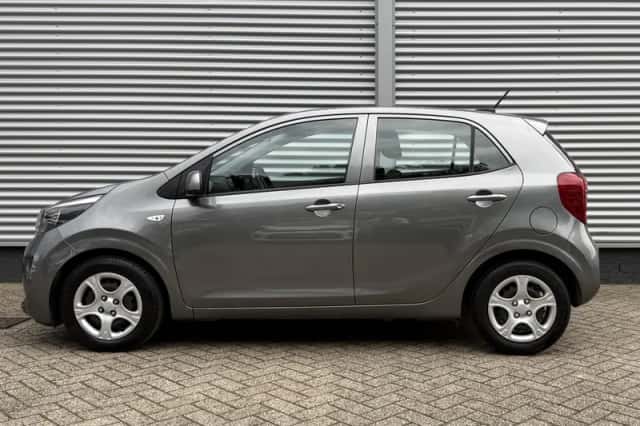 Kia Picanto (2022) thumbnail 2