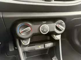 Kia Picanto (2022) thumbnail 16