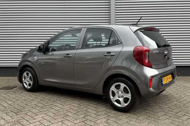Kia Picanto (2022) thumbnail 4