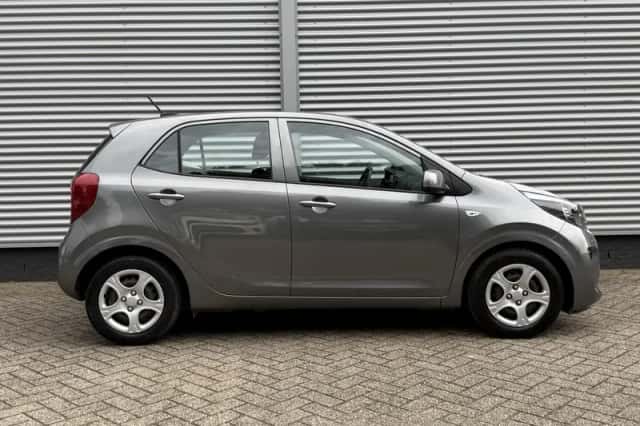 Kia Picanto (2022) thumbnail 6