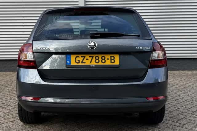 Škoda Rapid (2015) thumbnail 4