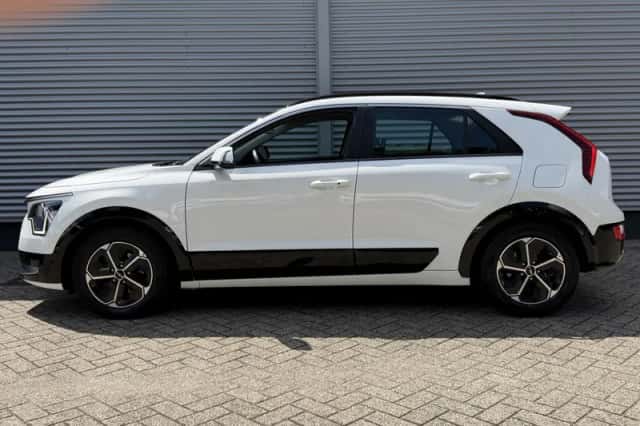 Kia Niro (2022) thumbnail 2