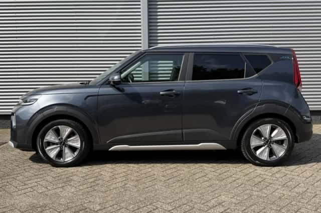 Kia Soul EV (2022) thumbnail 2