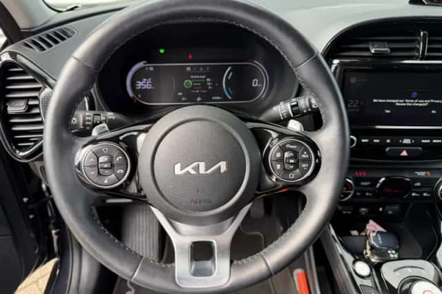 Kia Soul EV (2022) thumbnail 11