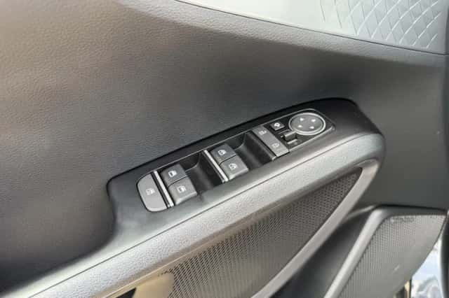 Kia Soul EV (2022) thumbnail 18