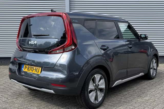 Kia Soul EV (2022) thumbnail 5