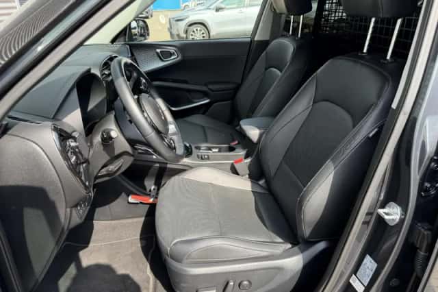 Kia Soul EV (2022) thumbnail 9