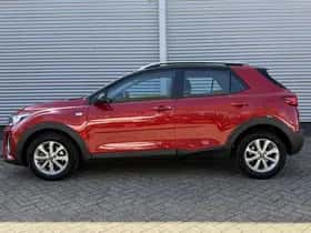 Kia Stonic (2021) thumbnail 2