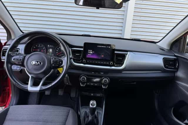 Kia Stonic (2021) thumbnail 12