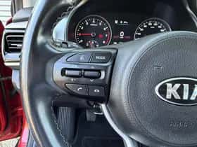 Kia Stonic (2021) thumbnail 15