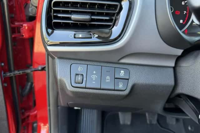 Kia Stonic (2021) thumbnail 19