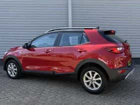 Kia Stonic (2021) thumbnail 3