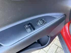 Kia Stonic (2021) thumbnail 25