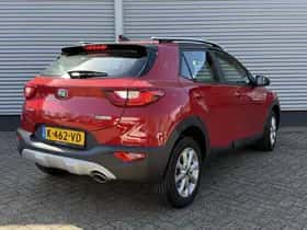 Kia Stonic (2021) thumbnail 5