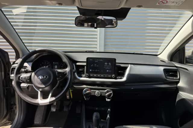 Kia Stonic (2021) thumbnail 12
