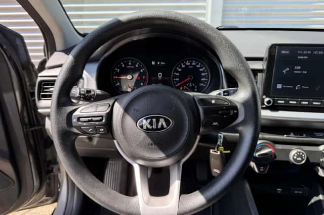 Kia Stonic (2021) thumbnail 15