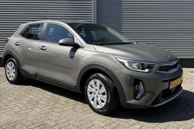 Kia Stonic (2021) thumbnail 7