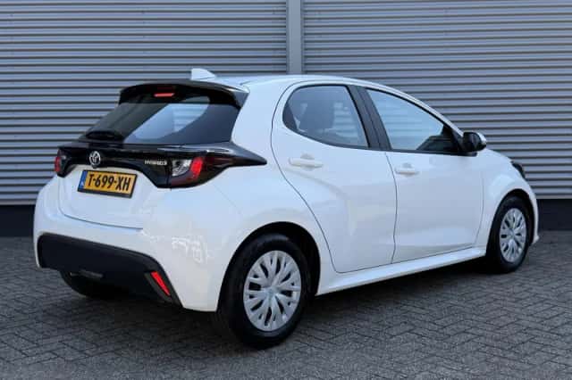 Toyota Yaris (2023) thumbnail 6
