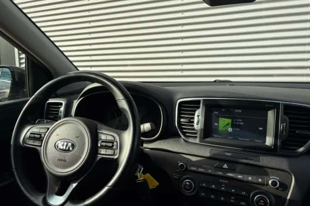Kia Sportage (2016) thumbnail 13