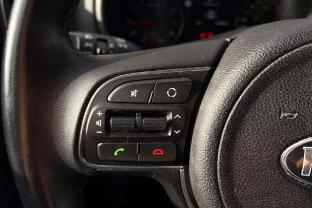 Kia Sportage (2016) thumbnail 16