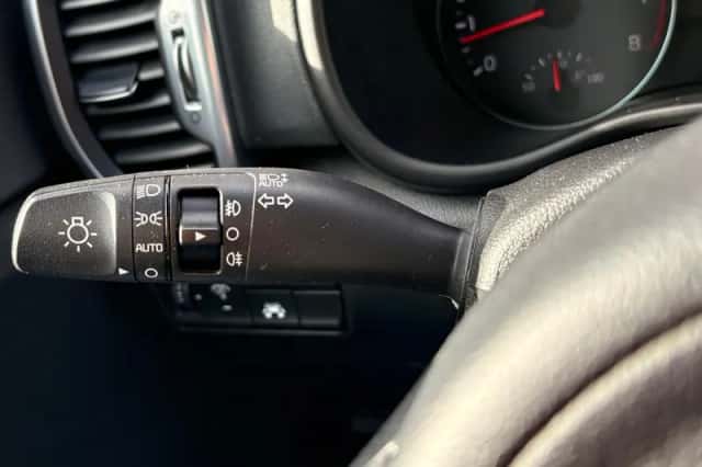 Kia Sportage (2016) thumbnail 18