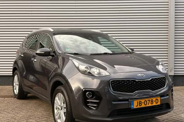 Kia Sportage (2016) thumbnail 3