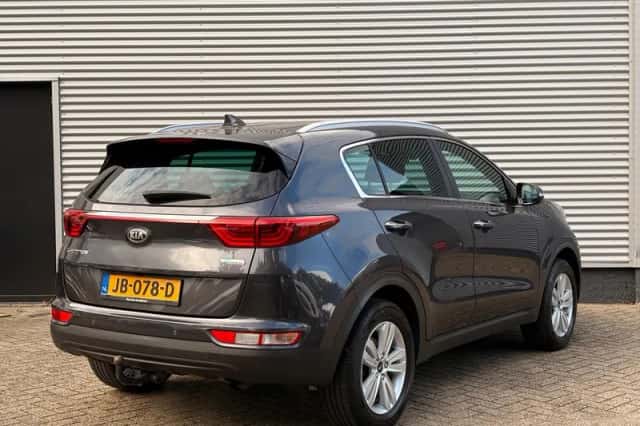 Kia Sportage (2016) thumbnail 5