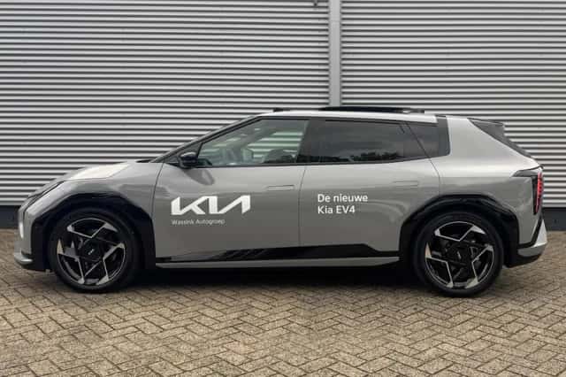 Kia EV4 (2025) thumbnail 3