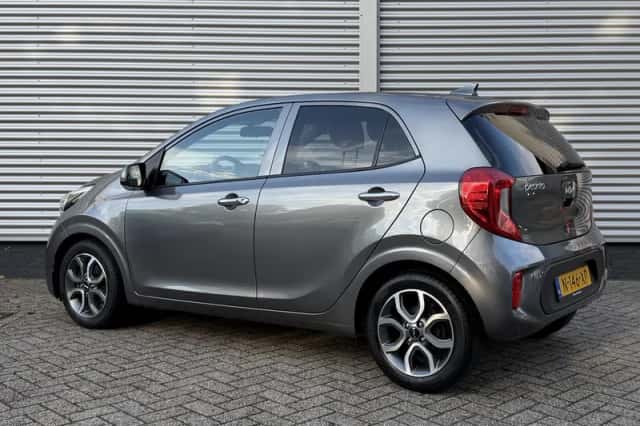 Kia Picanto (2022) thumbnail 3