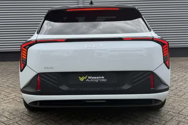 Kia EV4 (2026) thumbnail 4