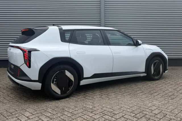 Kia EV4 (2026) thumbnail 5