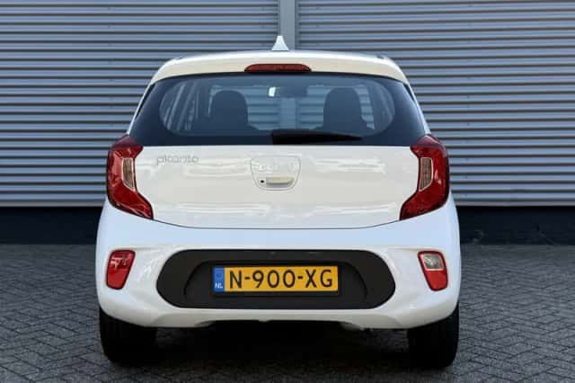 Kia Picanto (2022) thumbnail 5