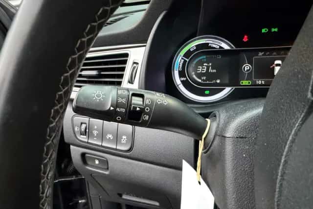 Kia Niro (2016) thumbnail 17