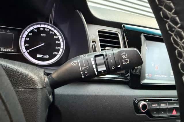 Kia Niro (2016) thumbnail 18