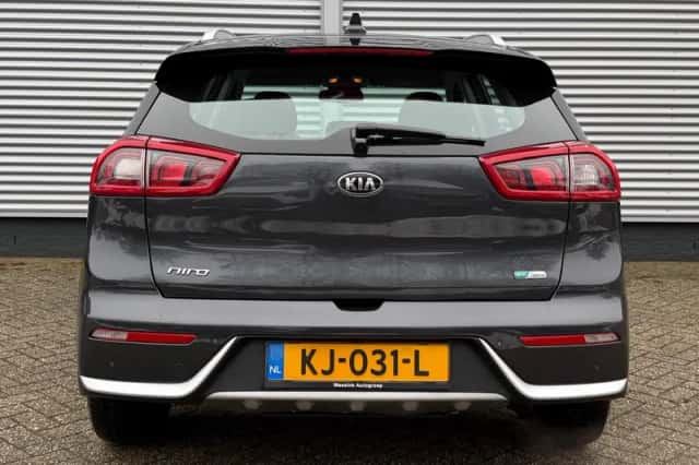 Kia Niro (2016) thumbnail 4