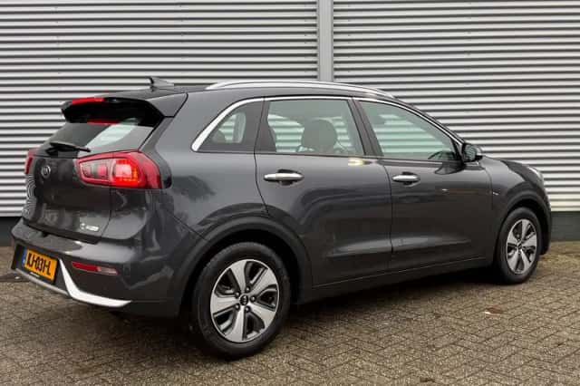 Kia Niro (2016) thumbnail 5