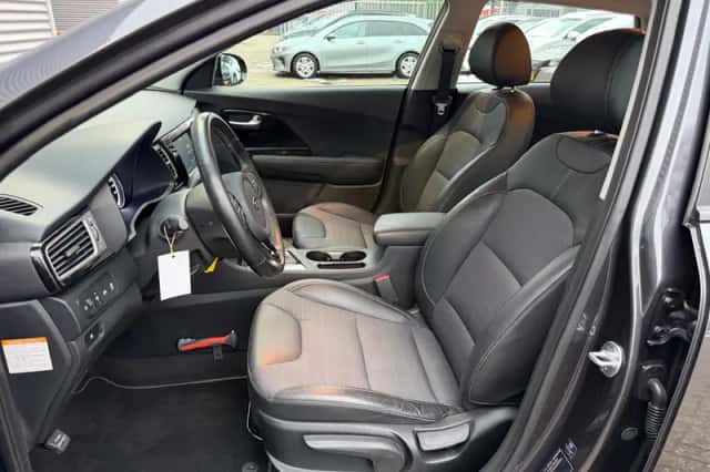 Kia Niro (2016) thumbnail 9