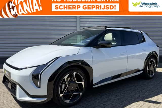 Kia EV4 (2026) thumbnail 1