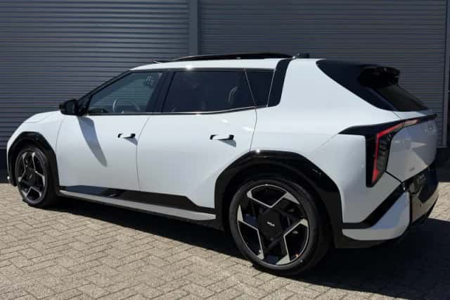 Kia EV4 (2026) thumbnail 3
