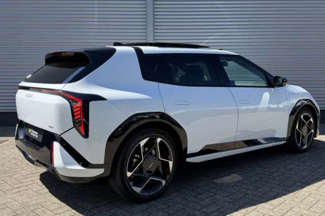 Kia EV4 (2026) thumbnail 5