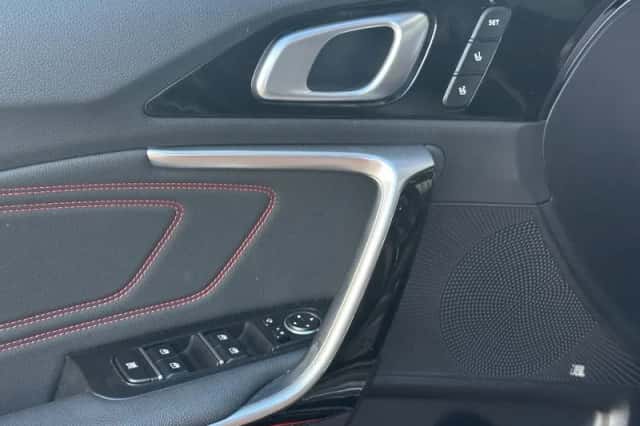 Kia Proceed (2023) thumbnail 25