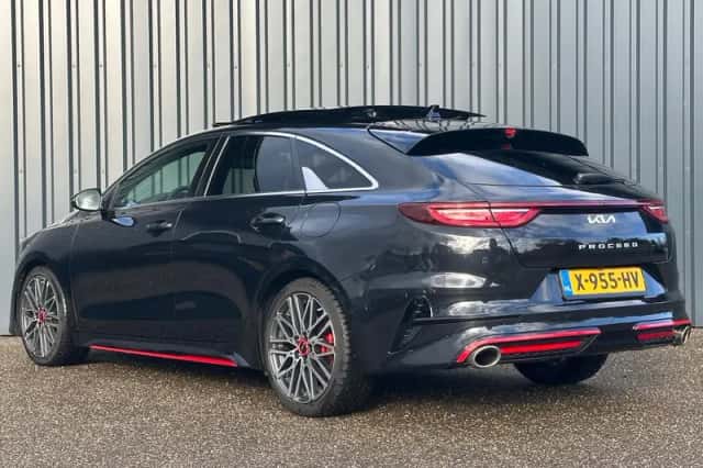 Kia Proceed (2023) thumbnail 4