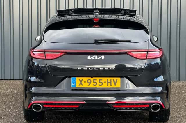 Kia Proceed (2023) thumbnail 5