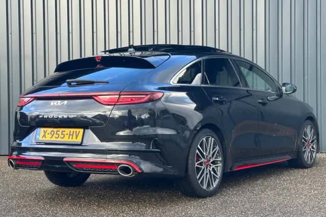Kia Proceed (2023) thumbnail 6