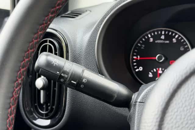 Kia Picanto (2022) thumbnail 17