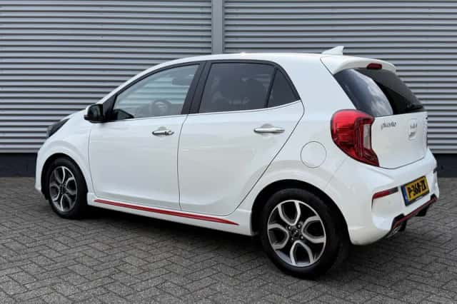 Kia Picanto (2022) thumbnail 3